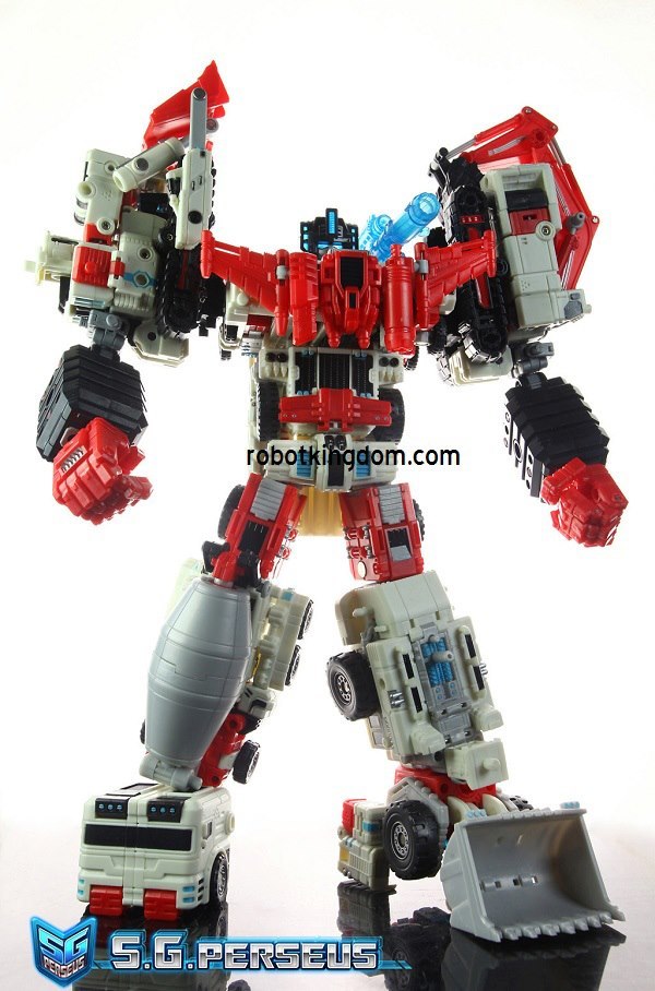 TFC Toys Exclusive Safe Guard Perseus Combiner In Hand Image  (14 of 22)